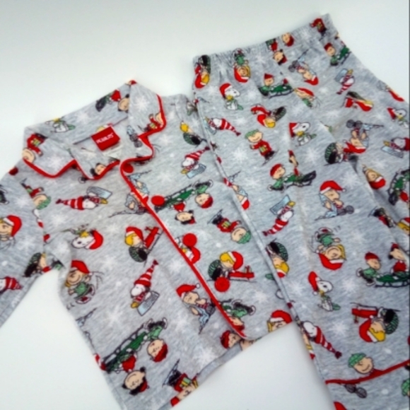 Peanuts Christmas Gray Characters Pajama Set 2T Long Sleeve Warm 2 Piece Set - Picture 1 of 10